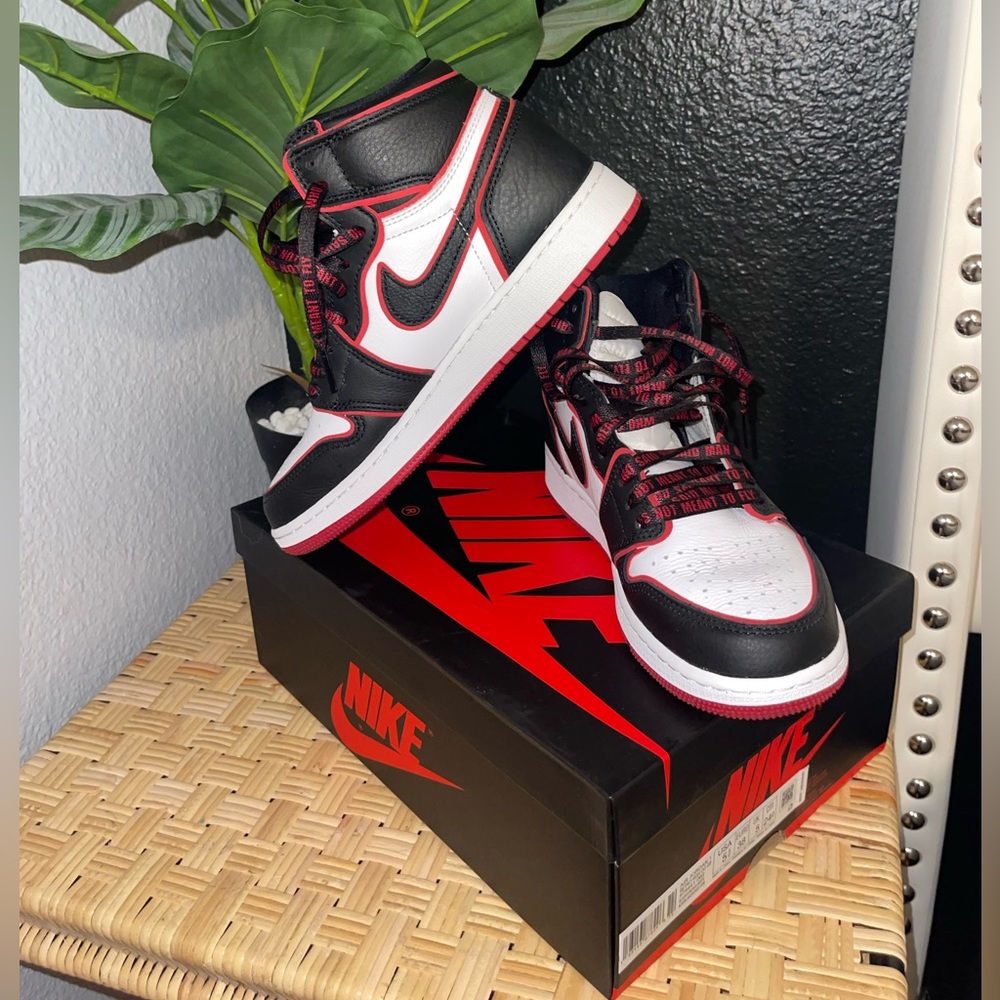 Nike Air Jordan 1 Retro High OG Shoes in Black/White/Gym Red